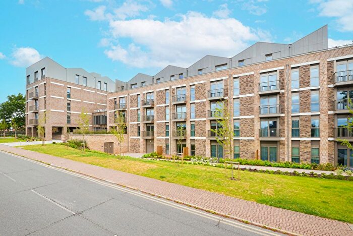 3 Bedroom Flat To Rent In Randalls Way, Leatherhead, KT22