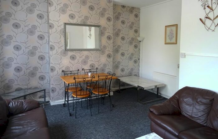 2 Bedroom Flat To Rent In Partridge Road, Cardiff, CF24