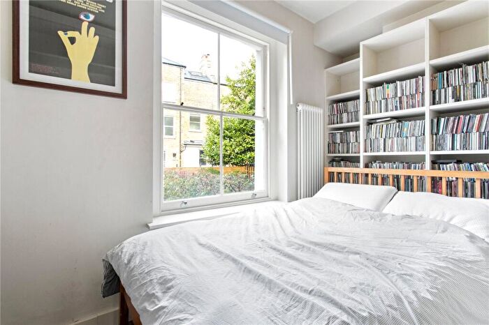 2 Bedroom Apartment To Rent In Brownswood Road, London, N4
