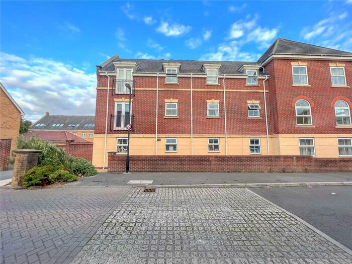 2 Bedroom Apartment To Rent In Britton Gardens, Kingswood, Bristol, BS15