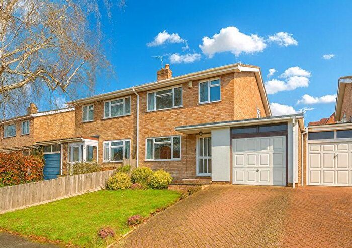 3 Bedroom Semi-Detached House For Sale In Leafield Road, Oxford, OX4