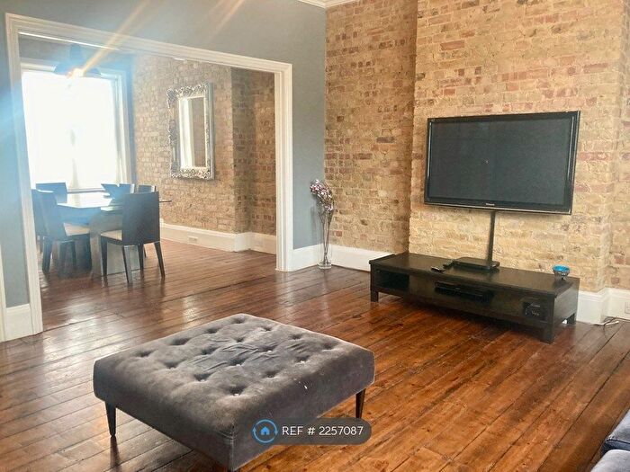 2 Bedroom Maisonette To Rent In Wimbledon, London, SW19