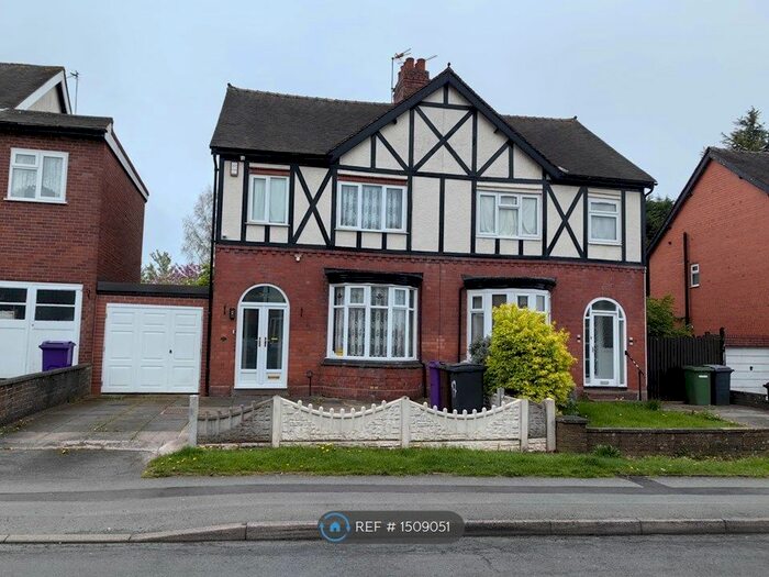 3 Bedroom Semi-Detached House To Rent In St. Philips Avenue, Wolverhampton, WV3