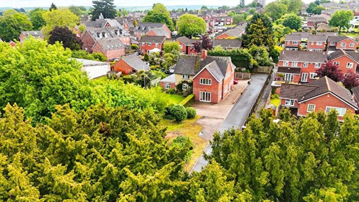 3 Bedroom Semi-Detached House For Sale In Newport Road, Stafford, ST16