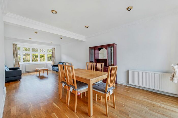 3 Bedroom Detached House To Rent In Monks Drive, London, W3