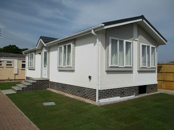 2 Bedroom Park Home For Sale In Blackfield, SO45