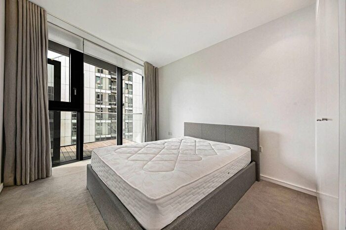 2 Bedroom Flat To Rent In Eastfields Avenue, Putney, London, SW18