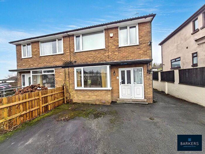 3 Bedroom Semi-Detached House For Sale In Ghyllroyd Drive, Birkenshaw, BD11