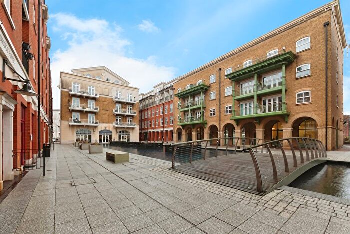 2 Bedroom Flat For Sale In Waterside, Shirley, Solihull, B90