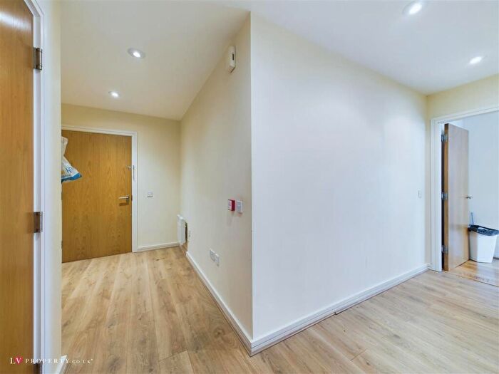 2 Bedroom Apartment For Sale In Worcester Street, Birmingham, B2