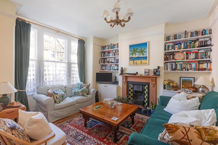 2 Bedroom Flat For Sale In Waldron Road, Earlsfield, London, SW18