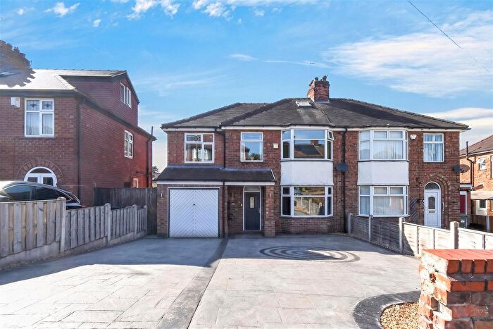 4 Bedroom Semi Detached House For Sale In Rosedale Avenue, York, YO26