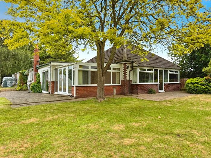 3 Bedroom Detached Bungalow For Sale In Hundred Acre Lane, Worksop, S81
