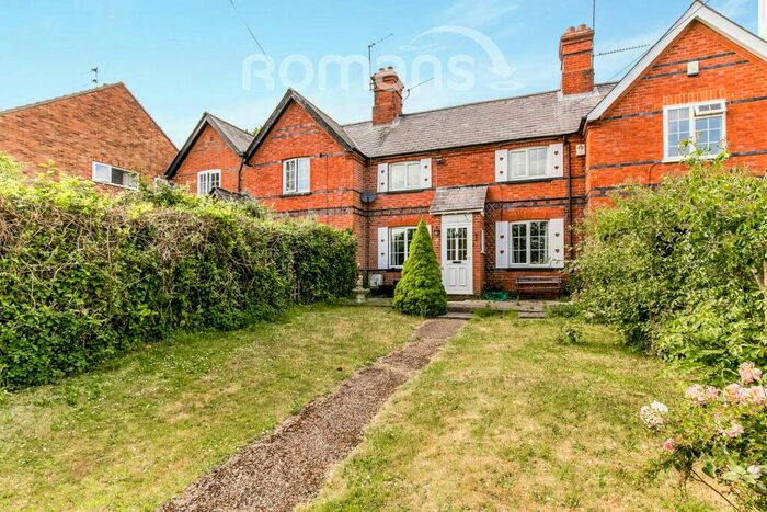 3 Bedroom Cottage To Rent In Beech Lane, Earley, RG6