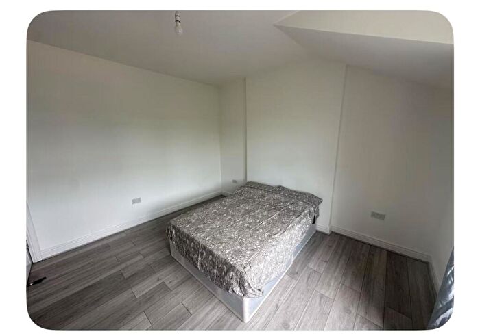 Studio To Rent In Valley Road, Bromley, BR2