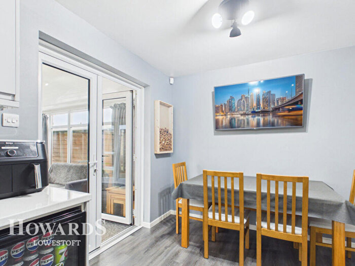 4 Bedroom Detached House For Sale In Brook Close, Carlton Colville, NR33