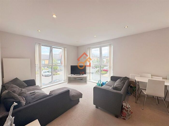 2 Bedroom Flat To Rent In Peregrine House, Bedwyn Mews, Reading, RG2