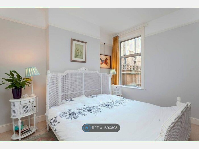 2 Bedroom Maisonette To Rent In Glenfield Road, London, SW12