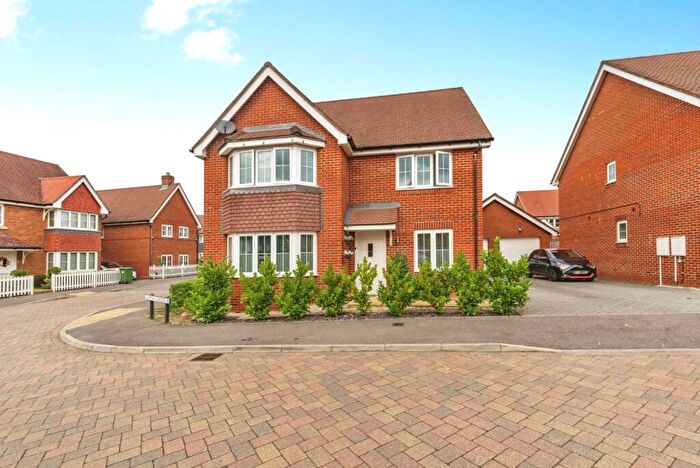 5 Bedroom Detached House For Sale In Charman Gardens, Ifield, Crawley, West Sussex, RH11