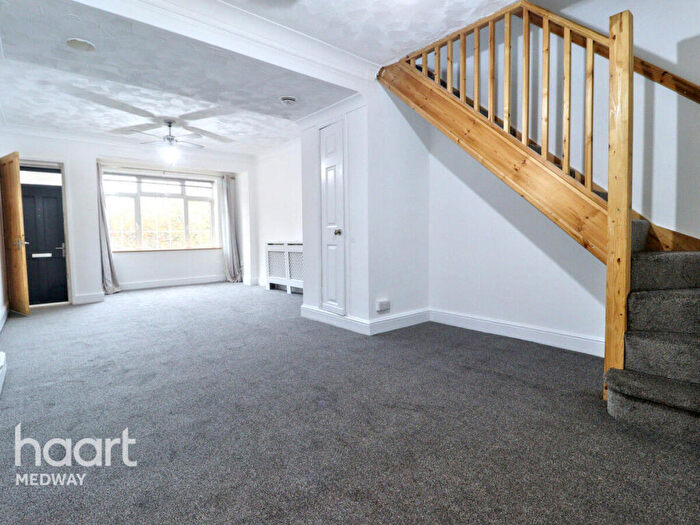 3 Bedroom Terraced House To Rent In Magpie Hall Road, Chatham, ME4