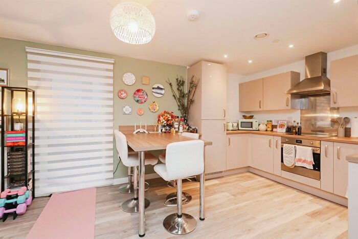 2 Bedroom Flat For Sale In Geoffrey Watling Way, Norwich, NR1