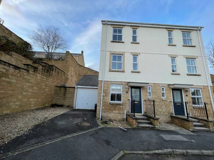 4 Bedroom House To Rent In Henley Way, Frome, Somerset, BA11
