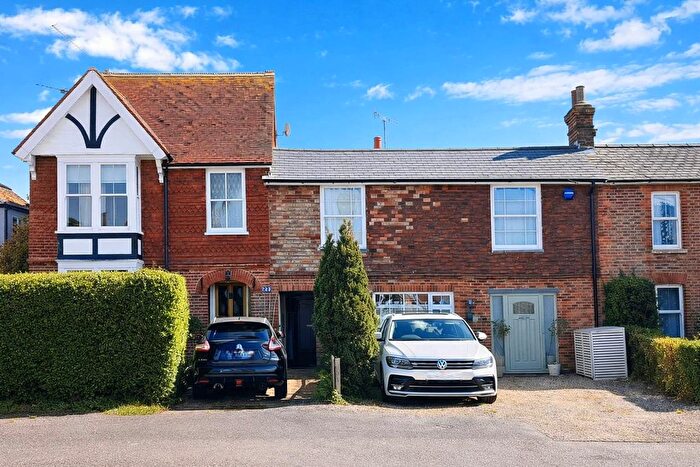 2 Bedroom Maisonette For Sale In Faversham Road, Kennington, TN24