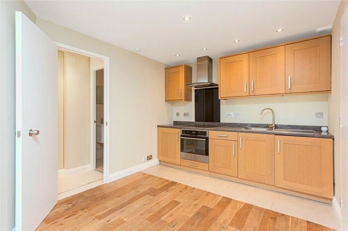 1 Bedroom Flat To Rent In Mayfield Road, London, W12