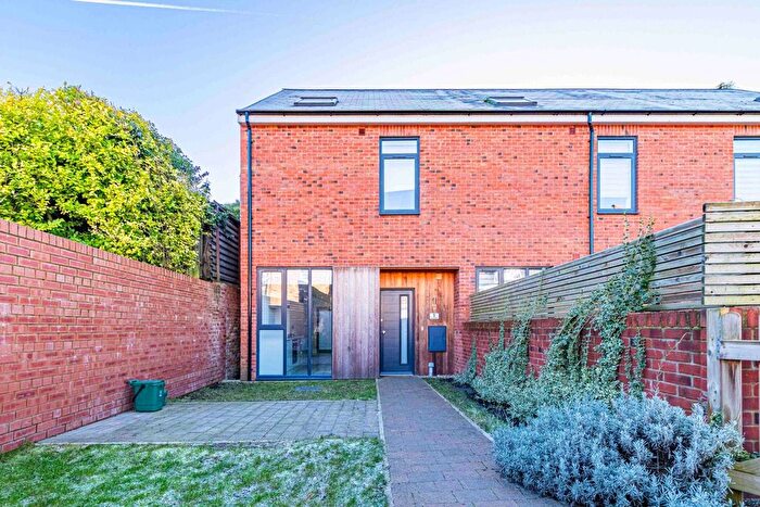 2 Bedroom Town House To Rent In Kilday Mews, Queensway, Hemel Hempstead, HP2