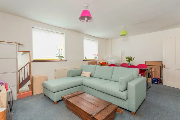 1 Bedroom Maisonette To Rent In Denman Road, SE15
