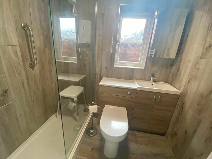 2 Bedroom Bungalow To Rent In Courtfields, Market Deeping, Peterborough, PE6