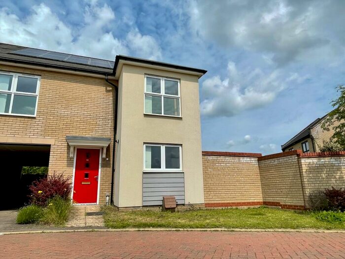 3 Bedroom Semi-Detached House To Rent In Cranesbill Close, Orchard Park, Cambridge, CB4