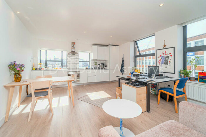 1 Bedroom Apartment To Rent In Mayes Road, Wood Green, London, N22