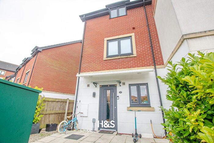 3 Bedroom Town House To Rent In Parkgate Mews, Shirley, Solihull, B90