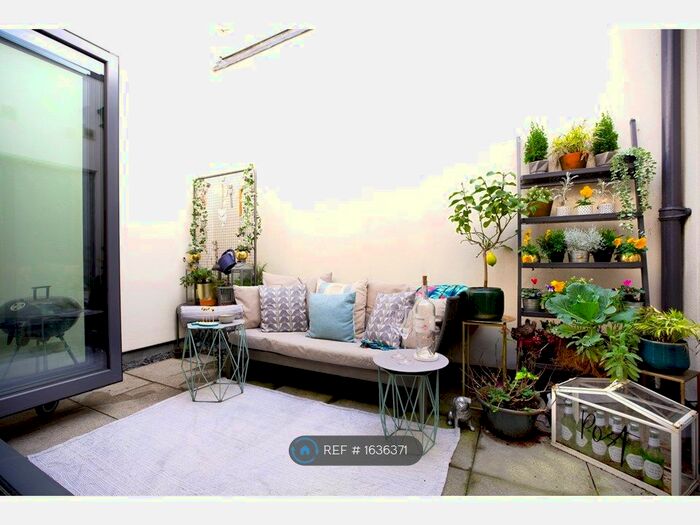 1 Bedroom Flat To Rent In Holloway Road, London, N7