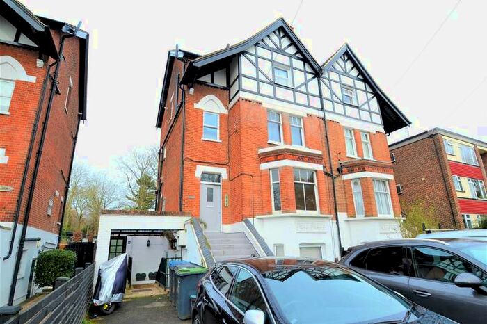 1 Bedroom Flat To Rent In Willow Grove, Chislehurst, BR7