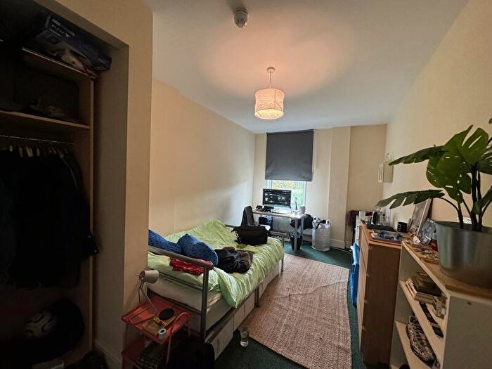 9 Bedroom Terraced House To Rent In Belle Vue Road, Hyde Park, Leeds, LS3