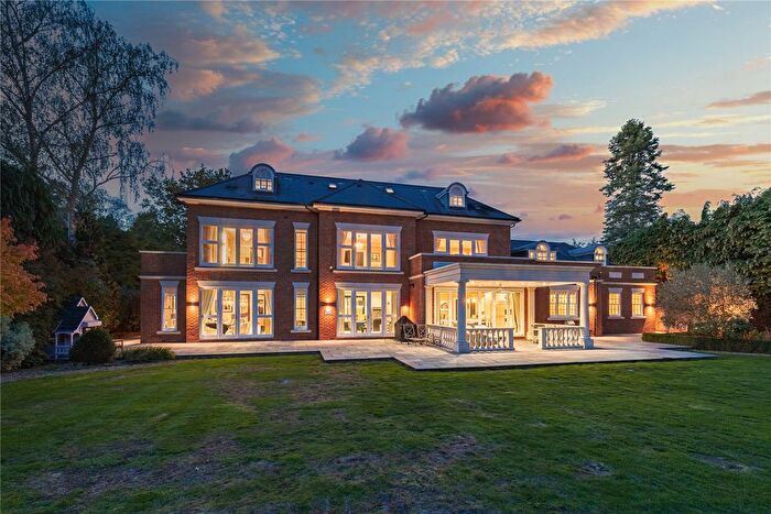 6 Bedroom Detached House For Sale In Chargate Close, Burwood Park, KT12