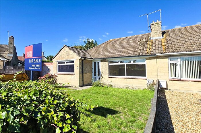 3 Bedroom Bungalow For Sale In The Mount, Trowbridge, BA14