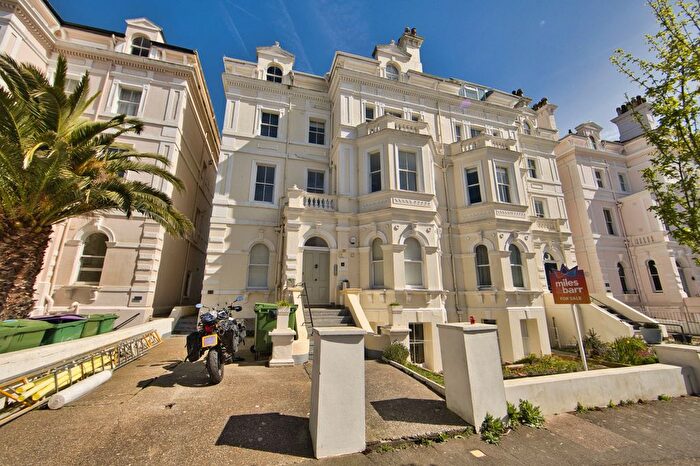 2 Bedroom Flat For Sale In Augusta Gardens, Folkestone, Kent, CT20