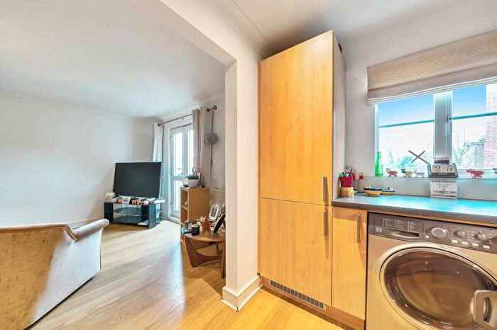 2 Bedroom Maisonette For Sale In Queens Terrace, Ongar, CM5