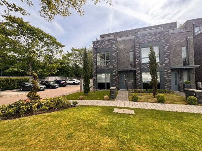 5 Bedroom House To Rent In Kensal Drive, Didsbury, M20