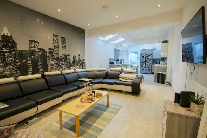 6 Bedroom House To Rent In Tiverton Road, Birmingham, B29