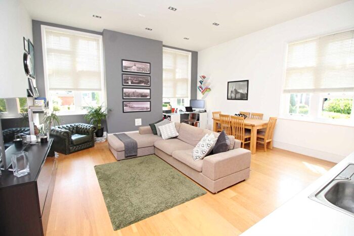 1 Bedroom Flat For Sale In Kavanagh Court, The Galleries, CM14