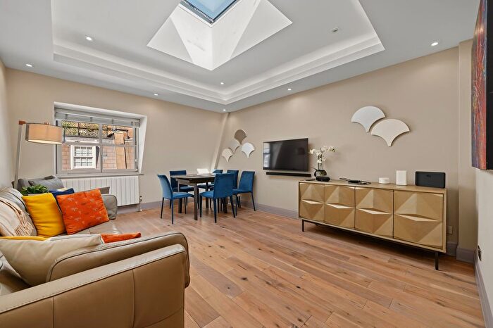 3 Bedroom Flat To Rent In Brook Mews North, London, W2