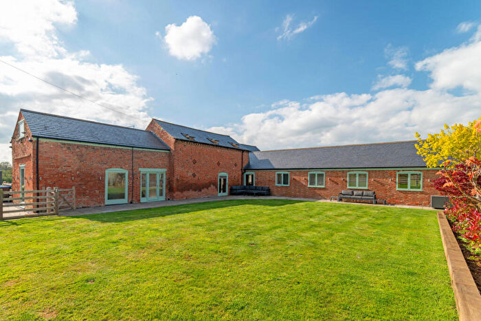 4 Bedroom Barn Conversion For Sale In Leicester Road, Lutterworth, LE17