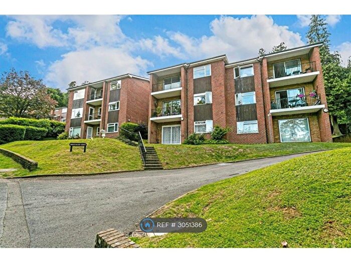 2 Bedroom Flat To Rent In Underwood Rd, Caterham, CR3