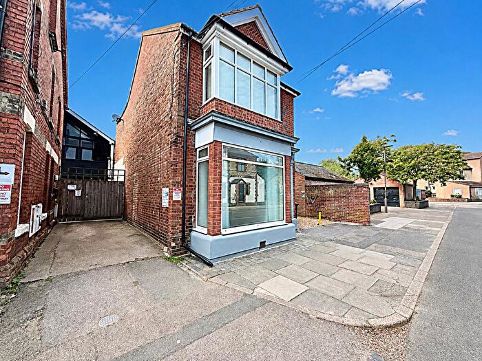 1 Bedroom Flat To Rent In Park Road West Bedford, MK41