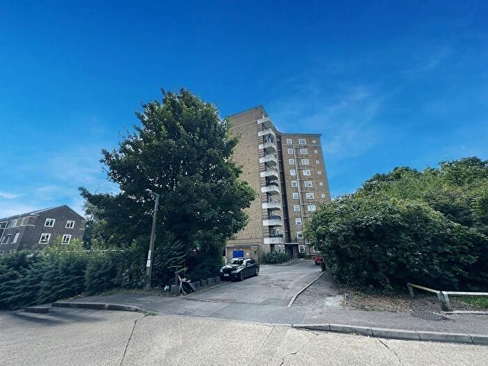 2 Bedroom Flat To Rent In Stort Tower, Great Plumtree, Harlow, CM20