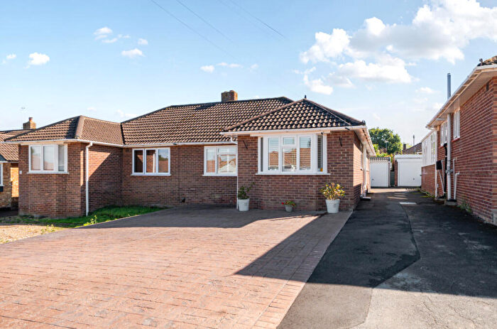 3 Bedroom Bungalow For Sale In Dalewood Road, Fareham, Hampshire, PO15
